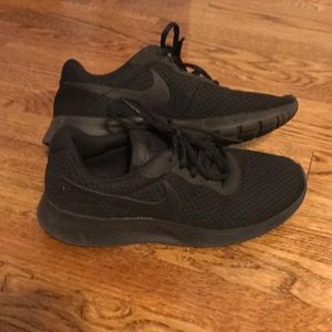 Mens Nike black sneakers